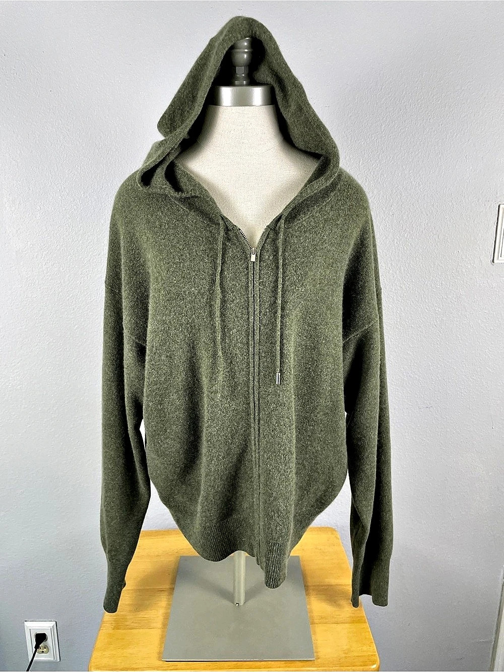 M.M. LaFleur Cashmere Judith Hoodie Sweater Olive Green Size Large